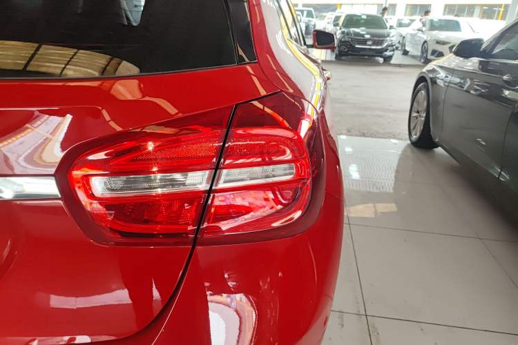Used Mercedes-Benz GLA 2015 GLA 200 Exterior 6