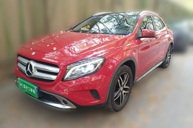 Used Mercedes-Benz GLA 2015 GLA 200 Fashion Model Front Left 45 Deg