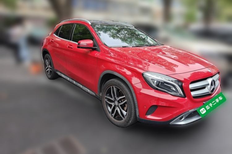 Used Mercedes-Benz GLA 2015 GLA 200 Fashion Model Front Right 45 Deg