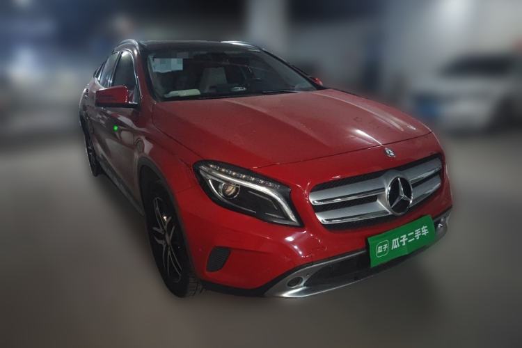 Used Mercedes-Benz GLA 2015 GLA 220 4MATIC Fashion Model Front Right 45 Deg