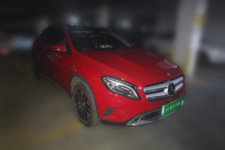 Used Mercedes-Benz GLA 2015 GLA 220 4MATIC Fashion Model Front Right 45 Deg