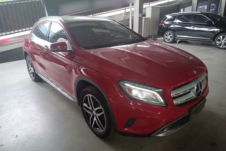Used Mercedes-Benz GLA 2015 GLA 200 Sport Edition Front Right 45 Deg