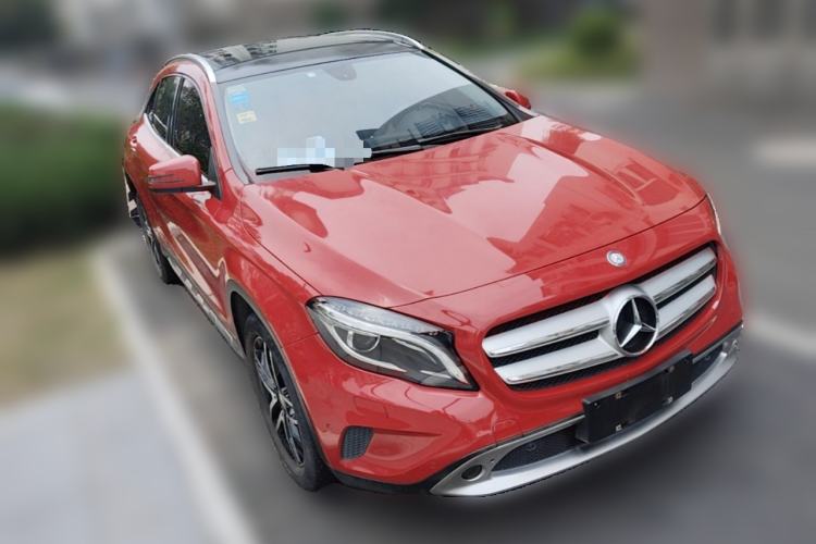 Used Mercedes-Benz GLA 2015 GLA 200 Fashion Model Front Right 45 Deg