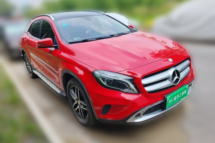 Used Mercedes-Benz GLA 2015 GLA 220 4MATIC Fashion Model Front Right 45 Deg
