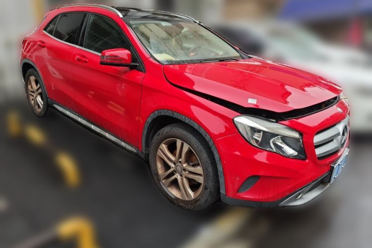 Used Mercedes-Benz GLA 2015 GLA 200 Sport Edition Front Right 45 Deg