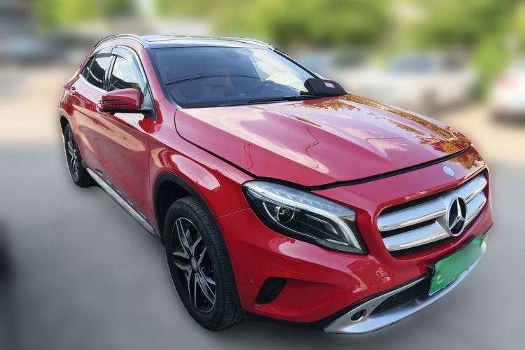 Used Mercedes-Benz GLA 2015 GLA 220 4MATIC Fashion Model Front Right 45 Deg