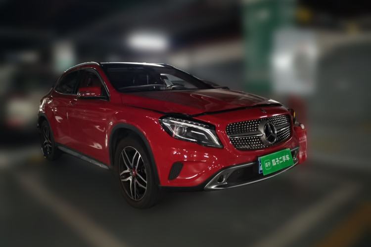 Used Mercedes-Benz GLA 2015 GLA 200 Fashion Model Front Right 45 Deg