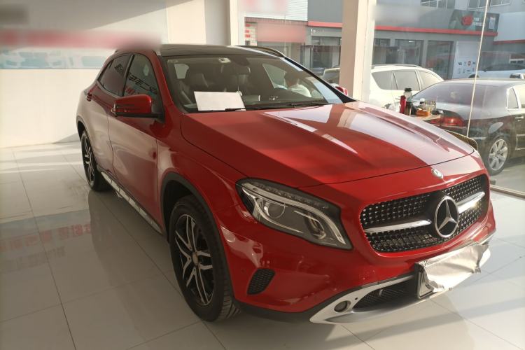 Used Mercedes-Benz GLA 2015 GLA 220 4MATIC Fashion Model Front Right 45 Deg
