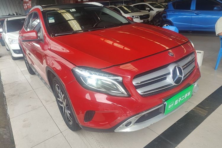 Used Mercedes-Benz GLA 2015 GLA 200 Fashion Model Front Right 45 Deg
