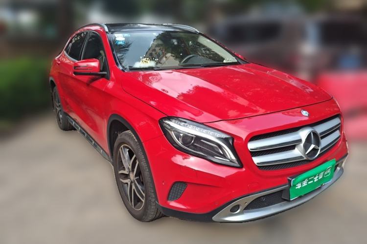 Used Mercedes-Benz GLA 2015 GLA 200 Sport Edition Front Right 45 Deg