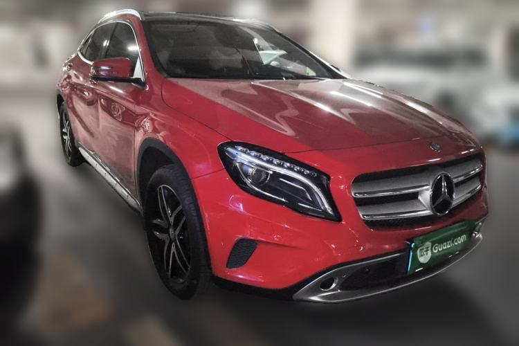Used Mercedes-Benz GLA 2015 GLA 200 Fashion Model Front Right 45 Deg