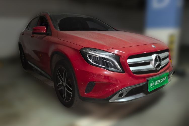 Used Mercedes-Benz GLA 2015 GLA 200 Fashion Model Front Right 45 Deg