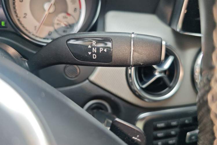 Used Mercedes-Benz GLA 2015 GLA 200 Sport Edition Gear Lever