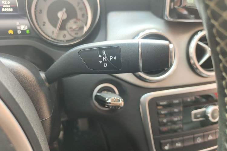 Used Mercedes-Benz GLA 2015 GLA 220 4MATIC Luxury Model Gear Lever