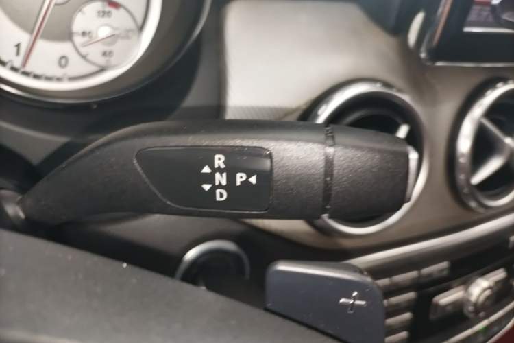 Used Mercedes-Benz GLA 2015 GLA 200 Sport Edition Gear Lever