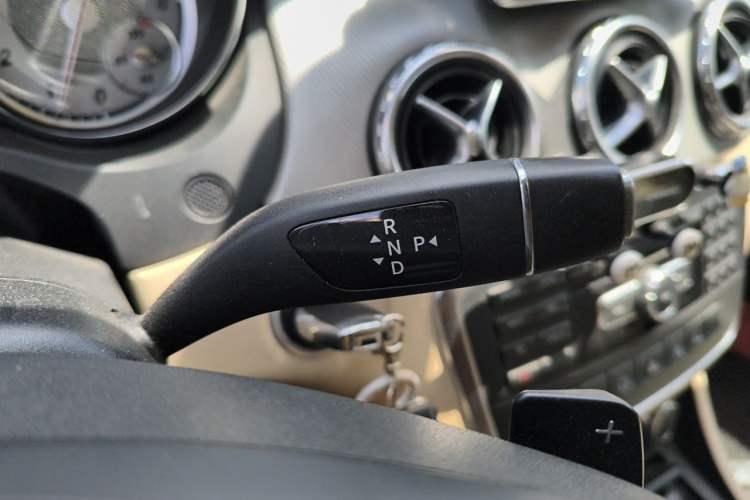Used Mercedes-Benz GLA 2015 GLA 200 Sport Edition Gear Lever