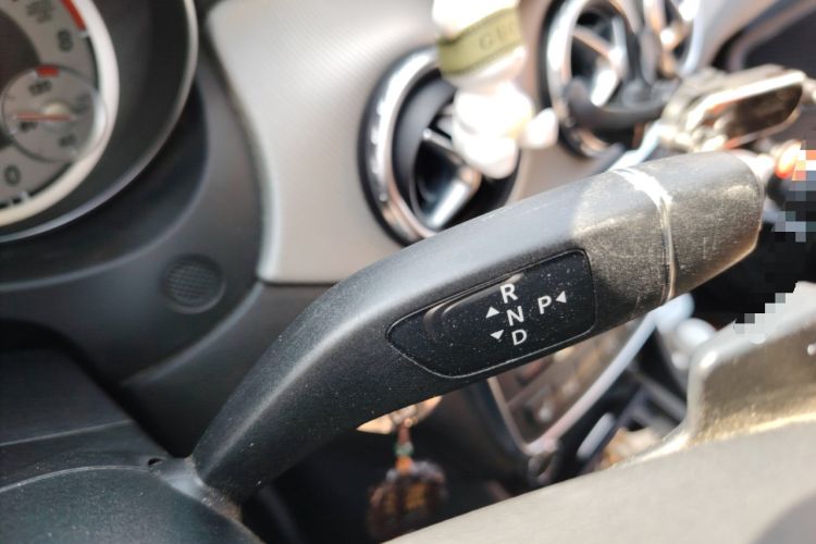 Used Mercedes-Benz GLA 2015 GLA 220 4MATIC Fashion Model Gear Lever