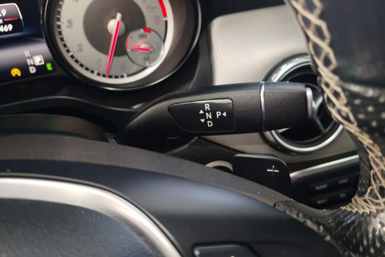 Used Mercedes-Benz GLA 2015 GLA 200 Sport Edition Gear Lever