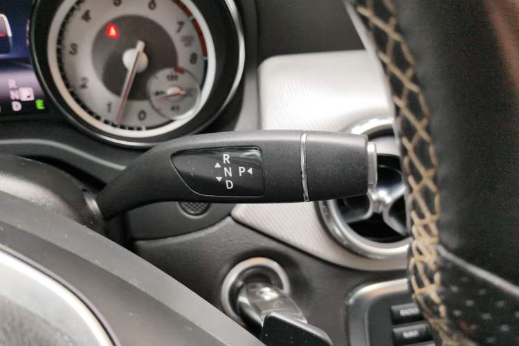 Used Mercedes-Benz GLA 2015 GLA 200 Fashion Model Gear Lever