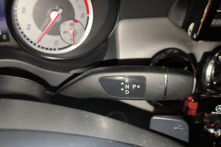 Used Mercedes-Benz GLA 2015 GLA 200 Fashion Model Gear Lever