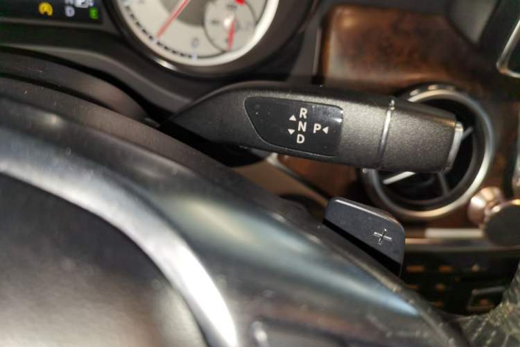 Used Mercedes-Benz GLA 2015 GLA 260 4MATIC Sport Edition Gear Lever