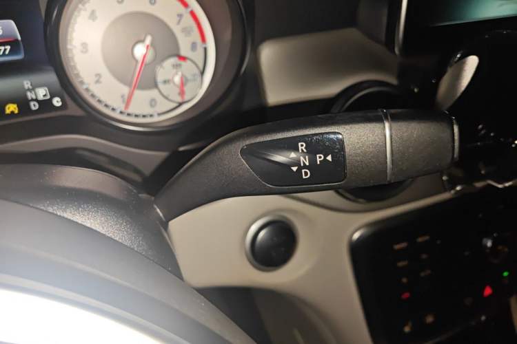 Used Mercedes-Benz GLA 2015 GLA 220 4MATIC Fashion Model Gear Lever