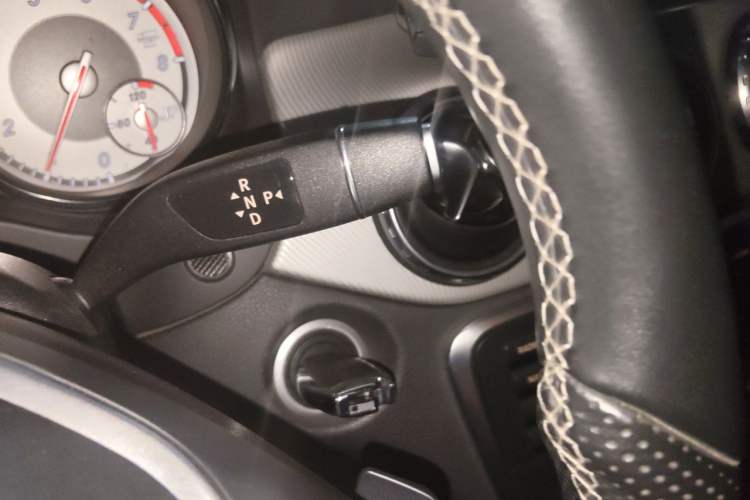 Used Mercedes-Benz GLA 2015 GLA 200 Sport Edition Gear Lever
