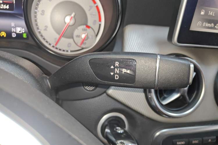 Used Mercedes-Benz GLA 2015 GLA 200 Fashion Model Gear Lever