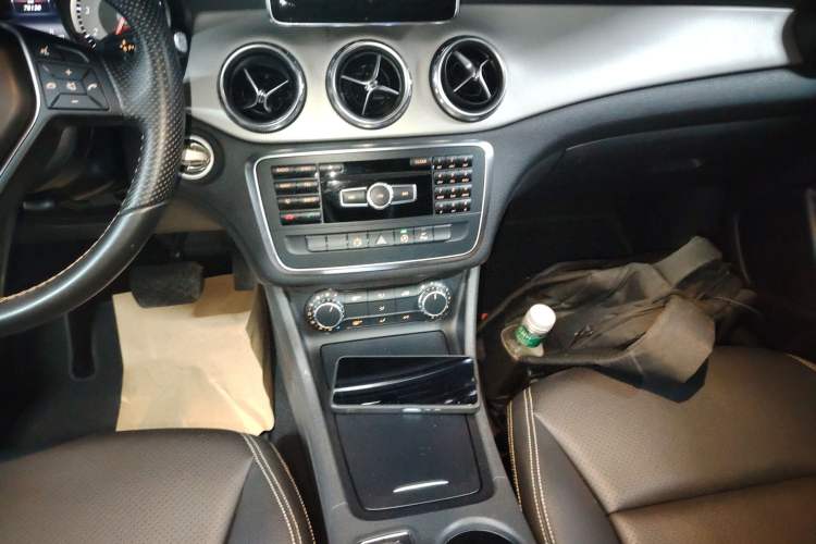 Used Mercedes-Benz GLA 2015 GLA 200 Fashion Model Gear Lever