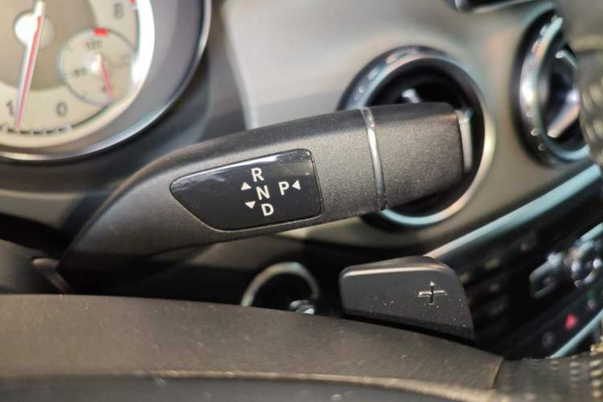 Used Mercedes-Benz GLA 2015 GLA 220 4MATIC Luxury Model Gear Lever