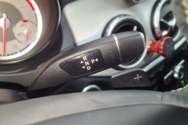 Used Mercedes-Benz GLA 2015 GLA 200 Sport Edition Gear Lever