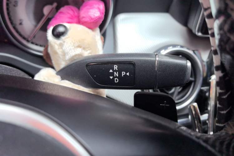 Used Mercedes-Benz GLA 2015 GLA 200 Sport Edition Gear Lever