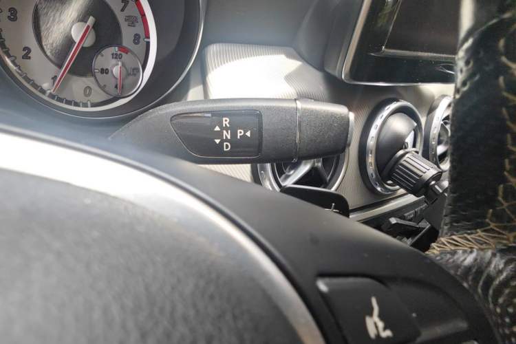 Used Mercedes-Benz GLA 2015 GLA 200 Fashion Model Gear Lever