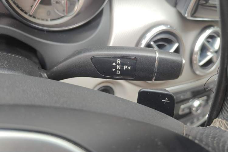 Used Mercedes-Benz GLA 2015 GLA 200 Fashion Model Gear Lever