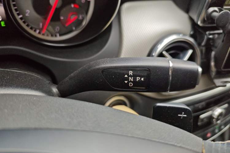 Used Mercedes-Benz GLA 2015 GLA 200 Sport Edition Gear Lever