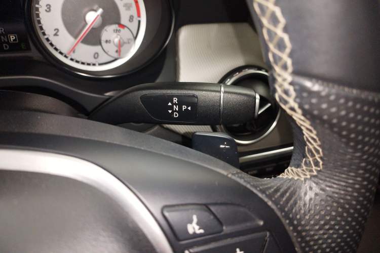 Used Mercedes-Benz GLA 2015 GLA 200 Sport Edition Gear Lever