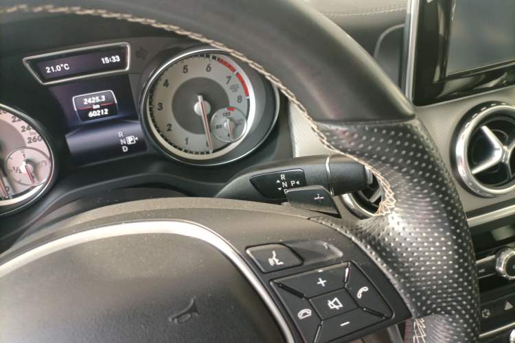 Used Mercedes-Benz GLA 2015 GLA 220 4MATIC Fashion Model Gear Lever