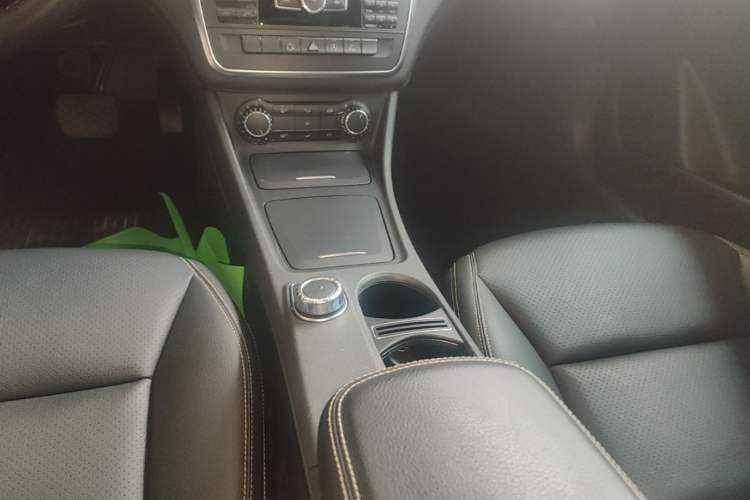 Used Mercedes-Benz GLA 2015 GLA 200 Fashion Model Gear Lever