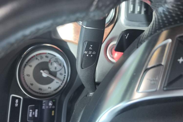 Used Mercedes-Benz GLA 2015 GLA 260 4MATIC Gear Lever