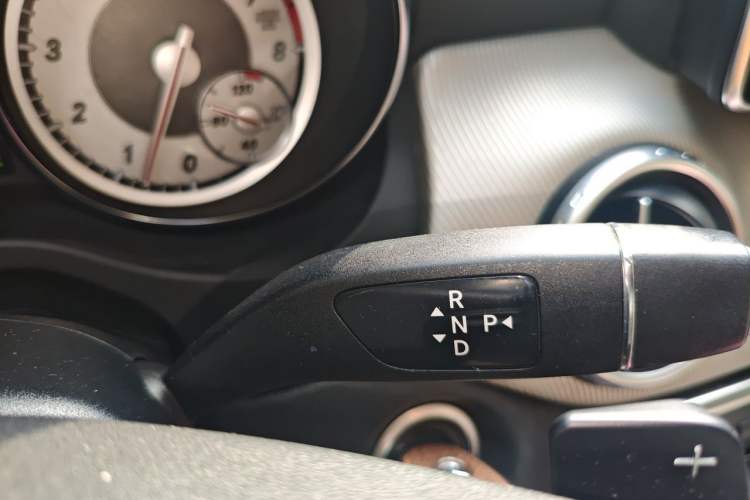 Used Mercedes-Benz GLA 2015 GLA 200 Sport Edition Gear Lever