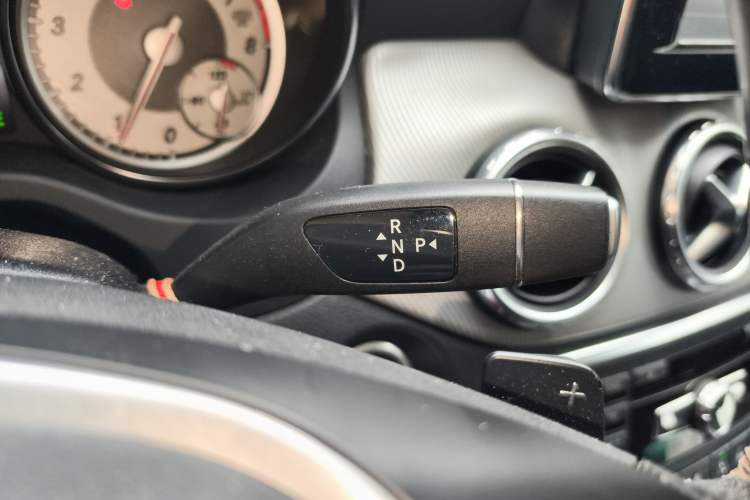Used Mercedes-Benz GLA 2015 GLA 200 Fashion Model Gear Lever