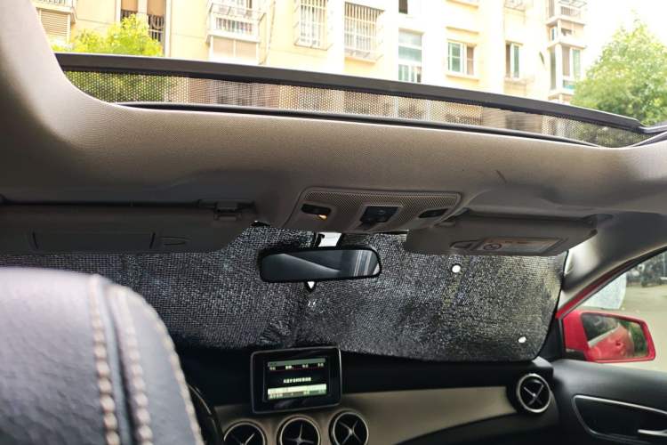 Used Mercedes-Benz GLA 2015 GLA 220 4MATIC Fashion Model Headliner