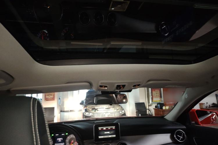 Used Mercedes-Benz GLA 2015 GLA 200 Fashion Model Headliner
