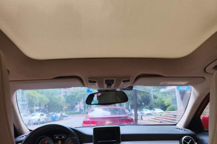 Used Mercedes-Benz GLA 2015 GLA 200 Sport Edition Headliner