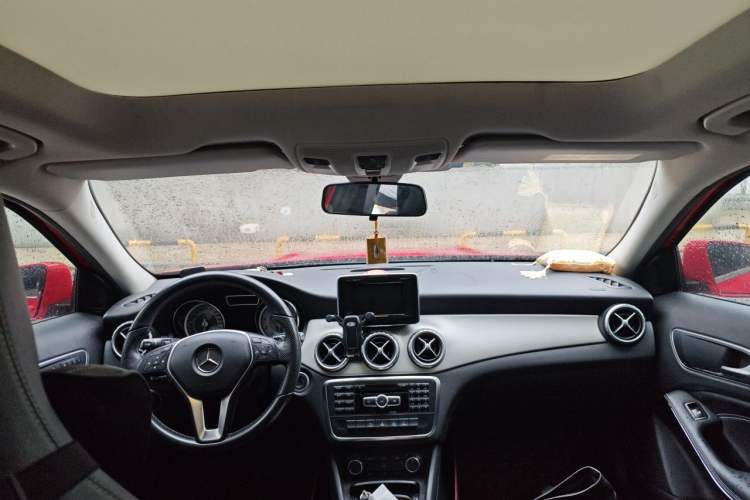 Used Mercedes-Benz GLA 2015 GLA 200 Sport Edition Headliner