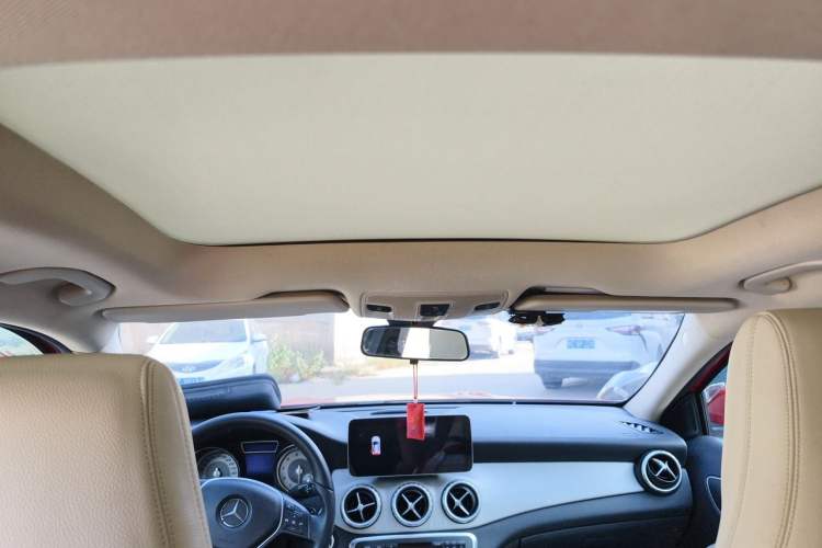 Used Mercedes-Benz GLA 2015 GLA 220 4MATIC Fashion Model Headliner