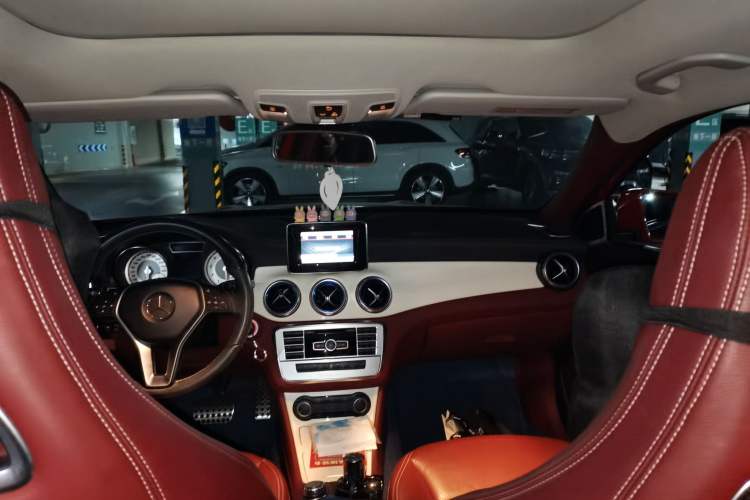 Used Mercedes-Benz GLA 2015 GLA 200 Fashion Model Headliner