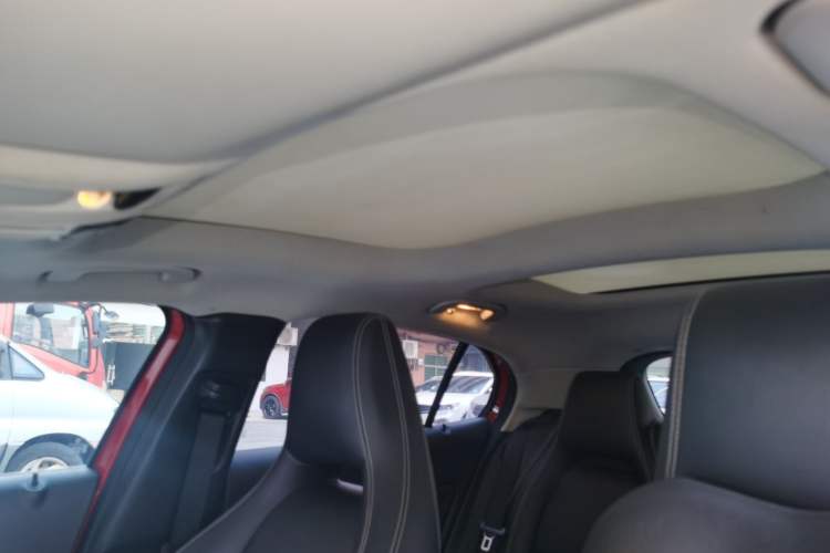Used Mercedes-Benz GLA 2015 GLA 200 Fashion Model Headliner
