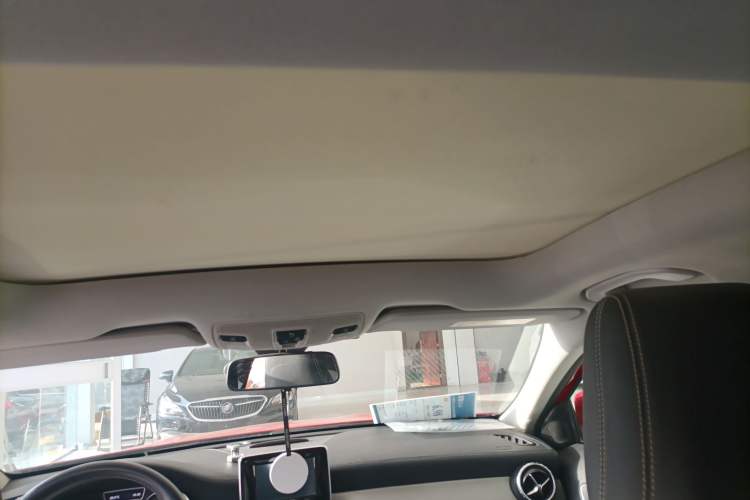 Used Mercedes-Benz GLA 2015 GLA 220 4MATIC Fashion Model Headliner