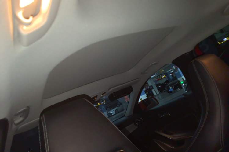 Used Mercedes-Benz GLA 2015 GLA 200 Fashion Model Headliner